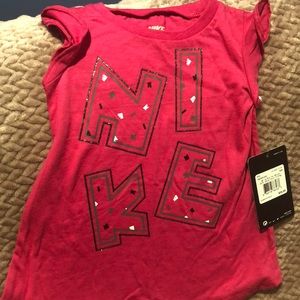 Adorable Nike 12M top with ruffle sleeves